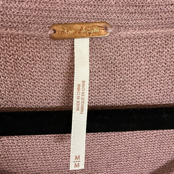 Free People Mauve Long Sleeve Crisscross Neck Hi Lo Tunic Sweater sz Medium - Picture 2 of 7